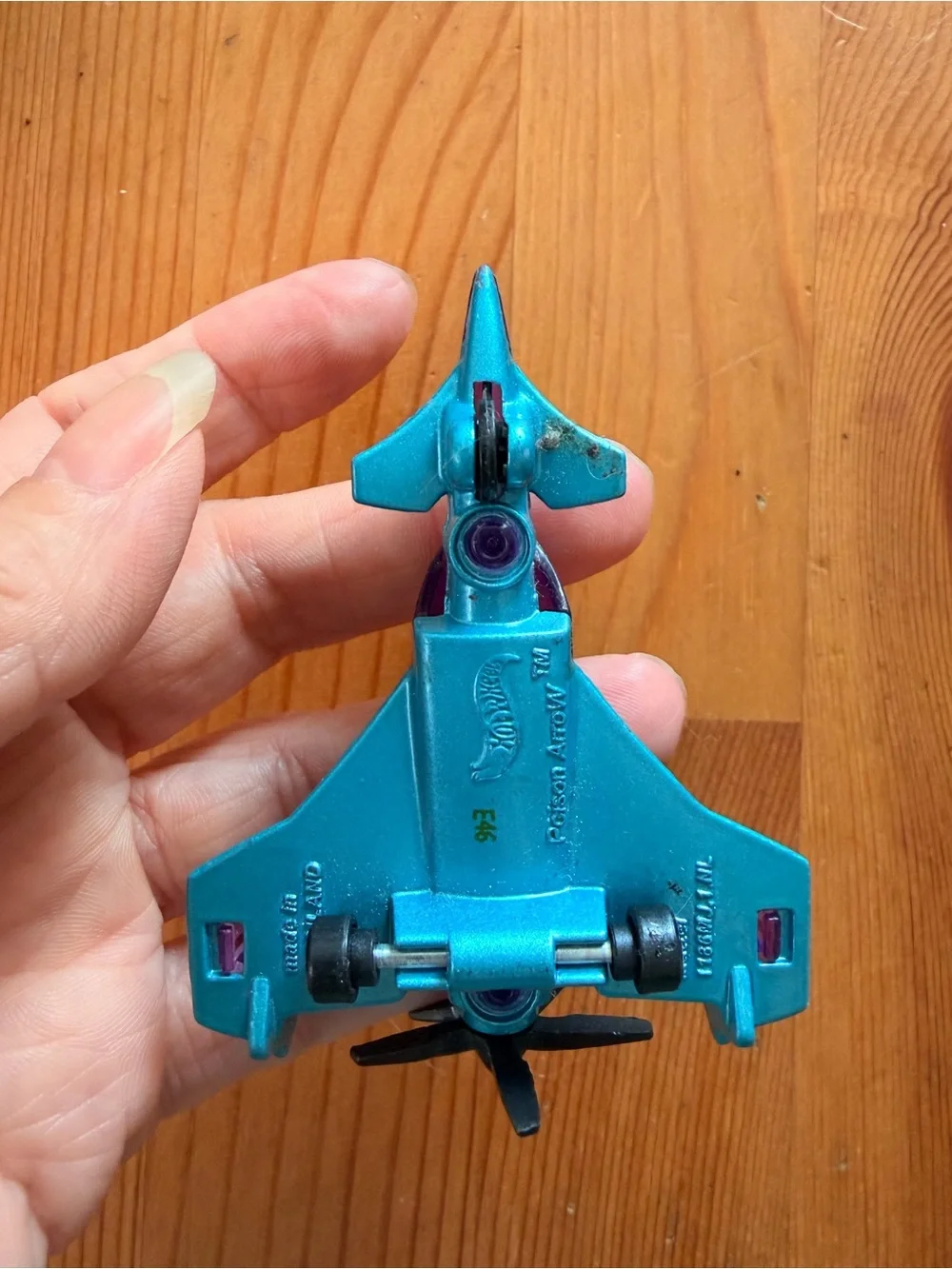 Purple & Teal Poison Arrow plane by Hot Wheels - Racing Airplane